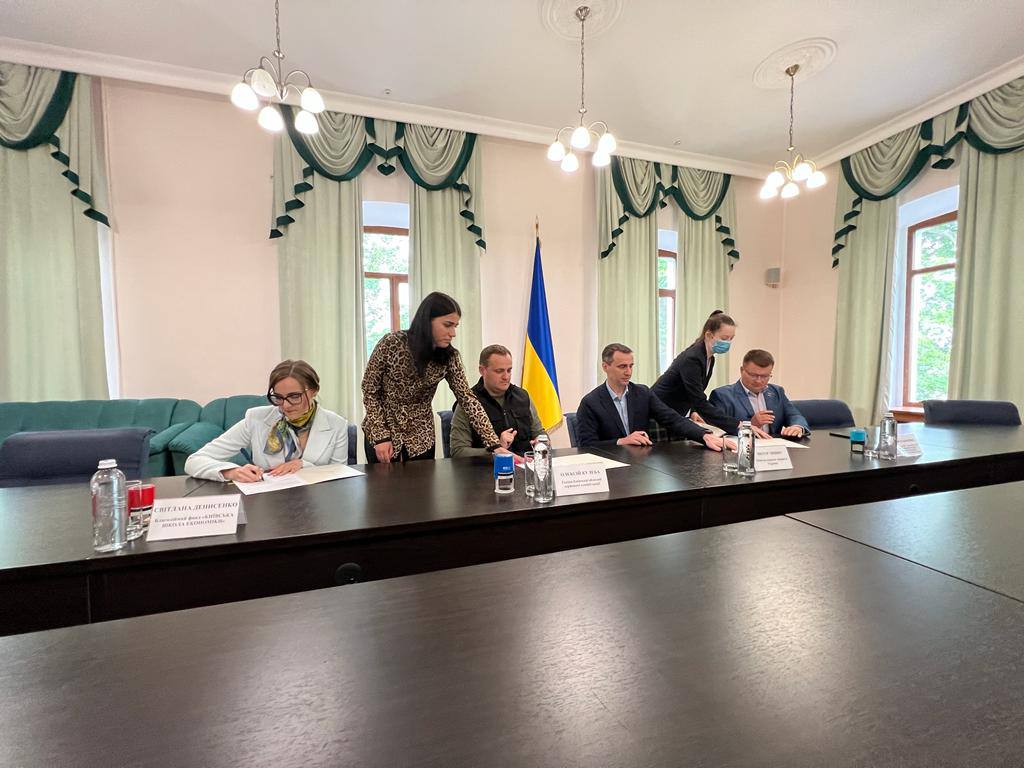 8c4a17d6-e1f6-416b-affa-4ae170a0559d